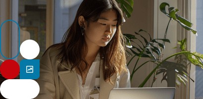 A  Incident Responder is looking into her computer screen 